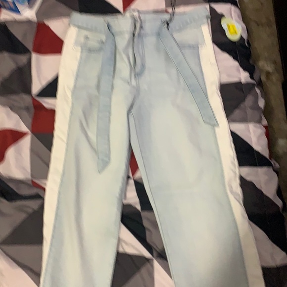 Jeans - Picture 1 of 3